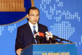 Nguời Phát ngôn Bộ Ngoại giao Lê Hải Bình phát biểu tại một buổi họp báo. Ảnh: Phạm Kiên - TTXVN
