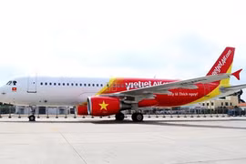Năm 2015, Vietjet Air sẽ khai trương nhiều tuyến bay mới từ sân bay Cát Bi đi Đà Nẵng, Nha Trang, Đà Lạt. 