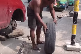 Clip vá lốp ôtô thủ công gây ngạc nhiên ở Phillipines 