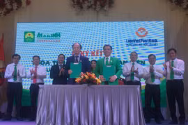 Buổi ký kết giữa LienVietPostBank và MaiLinhGroup