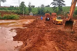 Dân chặn xe chở quặng bauxite vì gây ô nhiễm