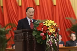 Ông Vương Kỳ Sơn, chỉ huy chiến dịch chống tham nhũng và lãng phí trong khu vực nhà nước ở Trung Quốc - Ảnh: Xinhua