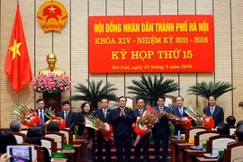 Lãnh đạo TP Hà Nội chúc mừng 3 tân Phó chủ tịch UBND TP