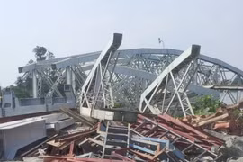Bãi “xác” cầu Ghềnh cũ