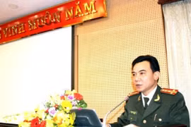 Phó Giám đốc CATP - Đại tá Nguyễn Anh Tuấn phát biểu nhận nhiệm vụ.