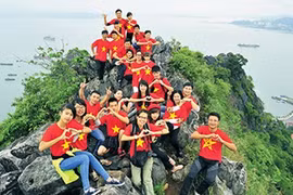Quảng Ninh ban hành quy tắc ứng xử du lịch: “Nụ cười Hạ Long”