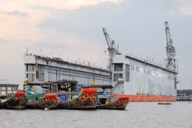 Ụ nổi 83M