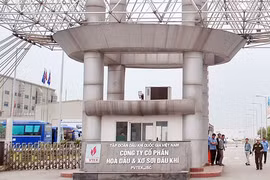 Đầu tư 7.000 tỷ đồng, chưa đầy 3 năm hoạt động đã lỗ 1.400 tỷ đồng, PVTex là một trong 12 dự án thua lỗ của ngành công thương.