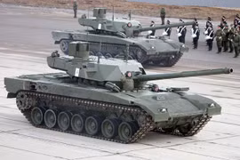 Xe tăng Armata đang diễn tập chuẩn bị cho lễ duyệt binh ngày 9.5.2016 ở căn cứ Alabino, ngoại ô Moscow ngày 11.4.2016 - Ảnh: vitalykuzmin.net