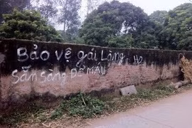 Thanh niên kéo nhau bắt đền Chủ tịch xã vì bị... ế vợ