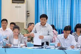 Ông Lê Tuấn Tài (đứng) trong lần làm việc với lãnh đạo Thành ủy TP.HCM TRUNG HIẾU