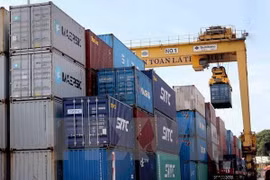 Đề xuất thu mua hàng nghìn container “bỏ quên”