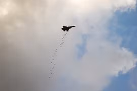 Su-30MKI của Ấn Độ thả cùng lúc 26 quả bom, ngày 18.3.2016 - Ảnh: bmpd/Angad Singh