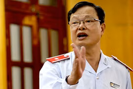 Ông Phạm Trọng Đạt cho rằng việc tiêu quá nhiều tiền mặt sẽ khó kiểm soát, quản lý tài sản thu nhập ngoài, nên khó chống được tham nhũng. Ảnh: Bá Đô