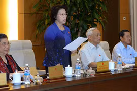 Chủ tịch Quốc hội Nguyễn Thị Kim Ngân điều hành phiên họp sáng 13/6