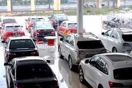 Người Sài Gòn mua 1.100 chiếc ô tô, xe máy mỗi ngày
