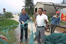 Lưới của ngư dân Cửa Việt bị tàu Trung Quốc phá hoại - Ảnh: Nguyễn Phúc