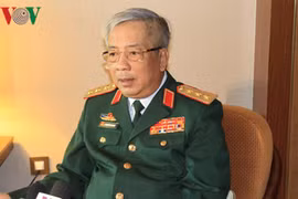 Thứ trưởng Bộ Quốc phòng Việt Nam Nguyễn Chí Vịnh trả lời PV báo chí sau khi kết thúc Đối thoại Shangri La lần thứ 15