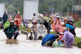 Đường Tân Mai, qua khu đô thị Đền Lừ ở quận Hoàng Mai. Ảnh: Bá Đô.