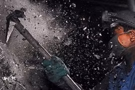 Lao động ngành than sẽ được tăng lương 5% trong 2016.