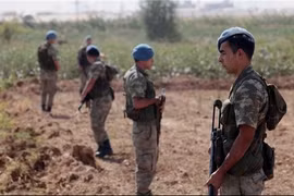 Quân đội Thổ Nhĩ Kỳ đưa quân tràn sang đất Syria tạo "vùng đệm"