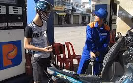 Giá bán lẻ xăng dầu sẽ tăng từ 15 giờ 30 phút hôm nay