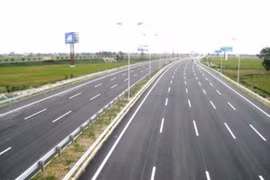 Dự án đường cao tốc Tp.HCM - Trung Lương, dự án xây dựng cầu Vĩnh Tuy đã áp dụng cơ chế chỉ định thầu với tỷ lệ tiết kiệm là 5%.
