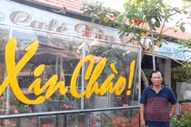 Ông Nguyễn Văn Tấn - chủ quán cà phê Xin Chào