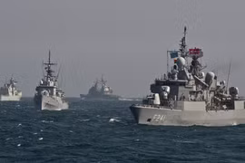 NATO điều động 4 tàu chiến đến Biển Đen