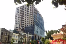 Trong tổng số 64 căn hộ thuộc khối chung cư của dự án 8B Lê Trực đã bán gần hết với giá 75 - 81 triệu đồng/m2.