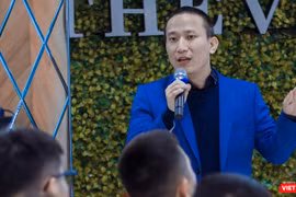 Nhà sáng lập kiêm Giám đốc điều hành Sconnect Tạ Mạnh Hoàng trao đổi về kinh nghiệm MMO.