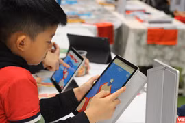 Khảo sát của Google năm 2022 chỉ ra, cứ 3 phụ huynh thì có 1 người cảm thấy con mình không hiểu rõ các vấn đề về sự an toàn trên mạng.