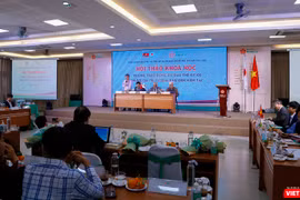 PGS.TS. Trần Đức Cường - Chủ tịch Hội Khoa học Lịch sử Việt Nam và Nhà sử học Dương Trung Quốc - Tổng Thư ký, Phó Chủ tịch Hội Khoa học Lịch sử Việt Nam chủ trì hội thảo.
