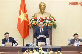 Chủ tịch Quốc hội Vương Đình Huệ phát biểu tại Phiên họp của Ủy ban Thường vụ Quốc hội. Ảnh: Doãn Tấn/TTXVN