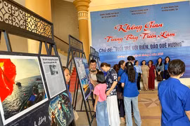 Một góc triển lãm chủ quyền biển đảo Việt Nam mang chủ đề “Tuổi trẻ với biển đảo quê hương” tại Trung tâm Văn hóa tỉnh Quảng Nam