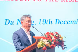 Ông Yoshikuni Wantanabe - Thị trưởng TP Kirasazu (Nhật Bản) phát biểu tại buổi xúc tiến du lịch TP Kirasazu với TP Đà Nẵng