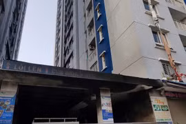 Hiện trường vụ cháy chung cư Carina Plaza