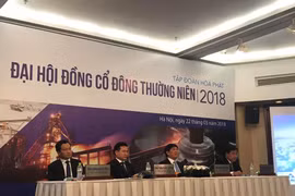 Chủ tọa đoàn gồm Chủ tịch HPG Trần Đình Long, và 3 Phó Chủ tịch: Trần Tuấn Dương,, Doãn Gia Cường, Nguyễn Mạnh Tuấn. (Ảnh: C.T)