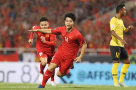 Công Phượng là tác giả của một trong hai bàn thắng ở vòng bảng AFF Cup năm nay vào lưới Malaysia. Ảnh: Đức Đồng.
