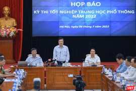 Thứ trưởng Bộ Giáo dục và Đào tạo Nguyễn Hữu Độ trong buổi học báo về kỳ thi tốt nghiệp THPT 2022 -chiều 8/7.