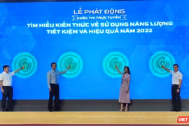 Các đại biểu thực hiện nghi thức phát động cuộc thi.
