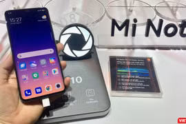 Mi Note 10, chiếc điện thoại tích hợp cụm 5 camera được giới thiệu tại buổi công bố chiều 9/12