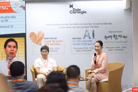 Cuộc đối thoại giữa ông Nguyễn Đức Tài – Chủ tịch HĐQT Thế giới di động và bà bà Nguyễn Trịnh Khánh Linh thu hút rất đông doanh nhân.