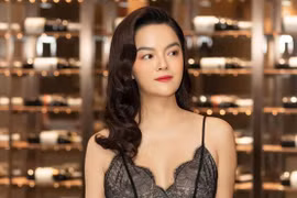 Ca sĩ Phạm Quỳnh Anh, vợ cũ của ông bầu "mát tay" Quang Huy, nhưng chỉ mát tay với người khác, chứ không phải với vợ. 