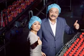 Cha con doanh nhân Trần Quí Thanh, Trần Uyên Phương gầy dựng và điều hành tập đoàn Tân Hiệp Phát 