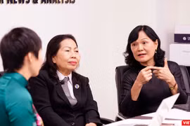 Nhà báo Hòa Bình (Tạp chí điện tử VietTimes), luật sư Trần Thị Ngọc Nữ và bác sĩ Nguyễn Lan Hải 