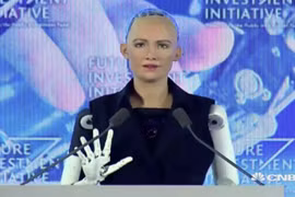 Sophia đã được Ả rập Xê út cấp tư cách công dân, là công dân robot đầu tiên trên thế giới 
