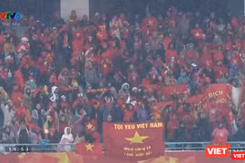 Bàn thắng tuyệt đẹp cua Quang Hải giúp giải tỏa tâm lý của U23 Việt Nam làm vỡ òa cảm xúc của người hâm mộ.