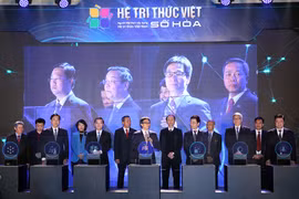 Phó Thủ tướng Vũ Đức Đam: Hệ tri thức Việt số hóa là của cộng đồng, mọi người Việt Nam đều cần chung sức nuôi dưỡng để “hạt mầm gieo ngày hôm nay được bén rễ, trưởng thành, đơm hoa, kết trái”. Ảnh: VGP.