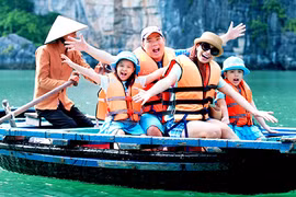 Du lịch cùng gia đình đang trở thành xu hướng của người Việt trong những năm gần đây.